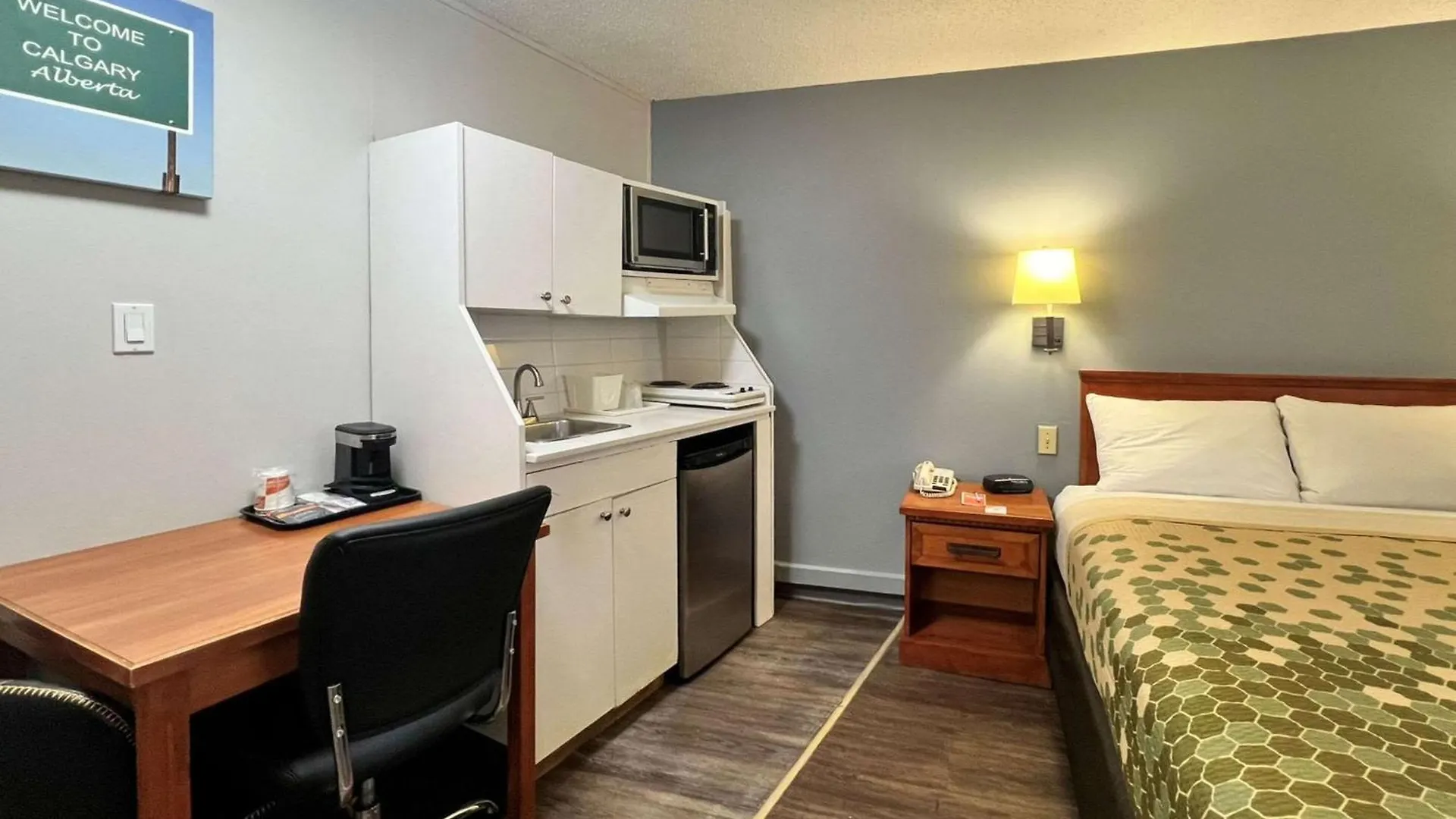 Econo Lodge Motel Village Calgary 0*,  Canada