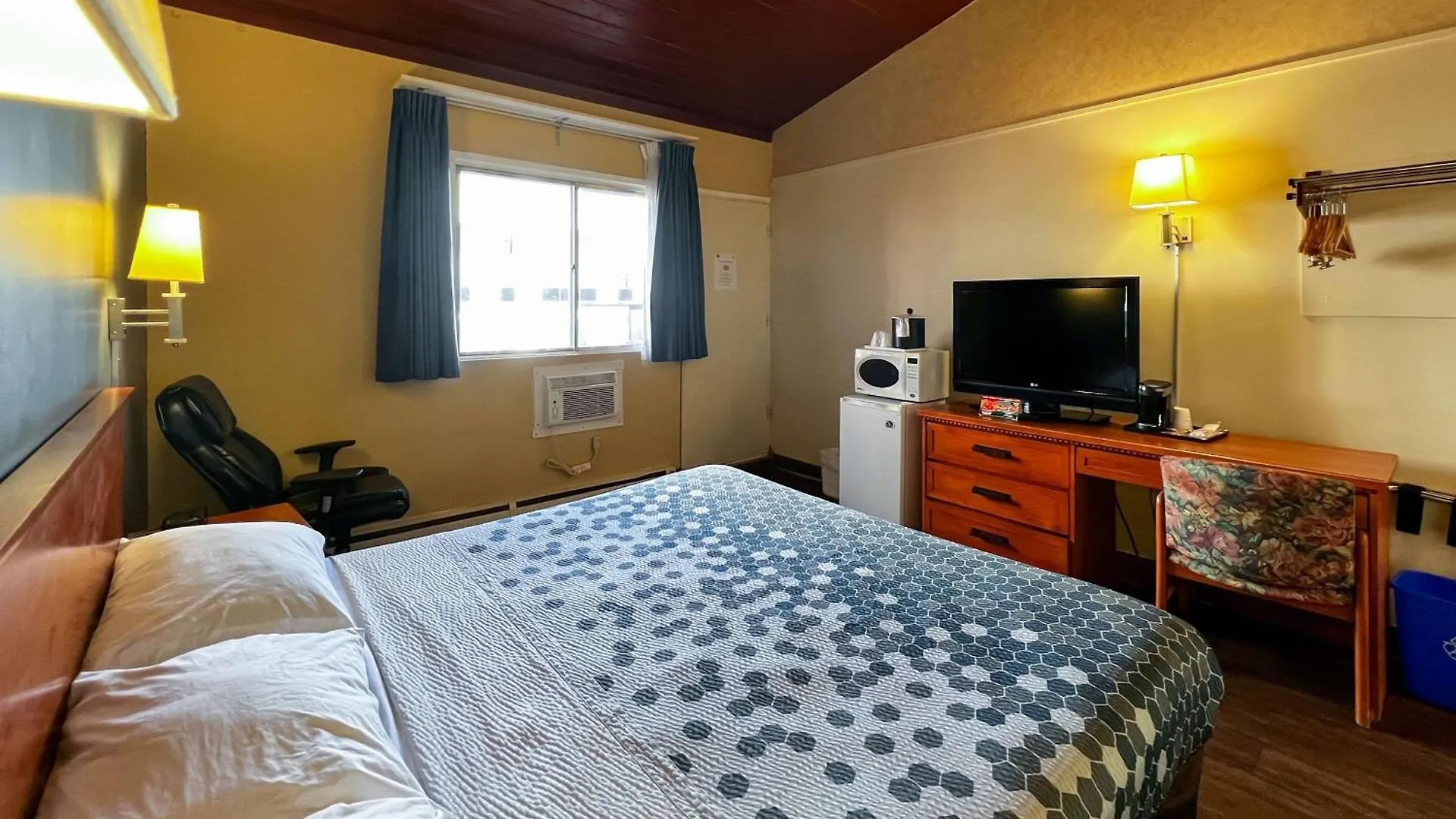 Econo Lodge Motel Village Calgary