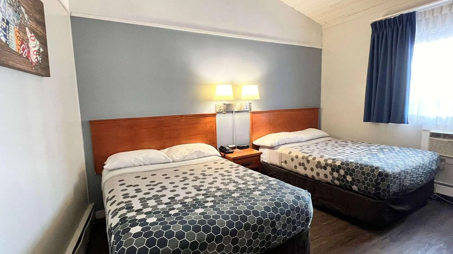 Econo Lodge Motel Village Calgary