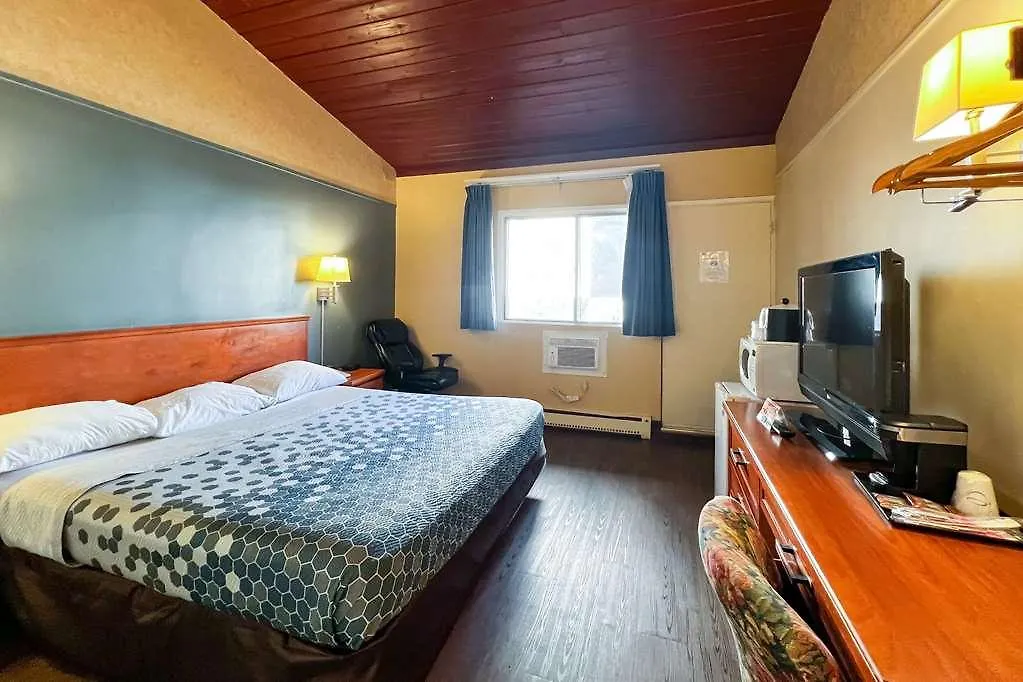 Econo Lodge Motel Village Calgary Canada