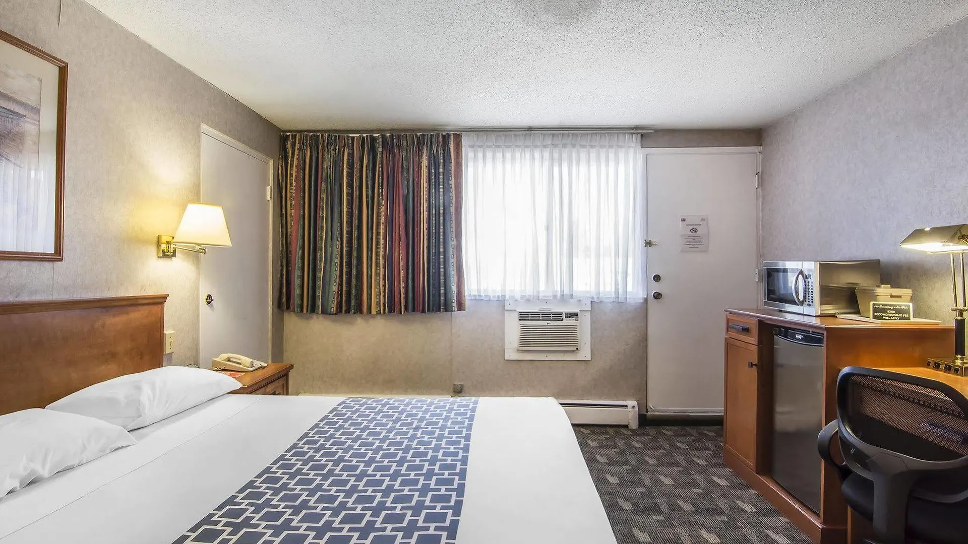 Econo Lodge Motel Village Calgary