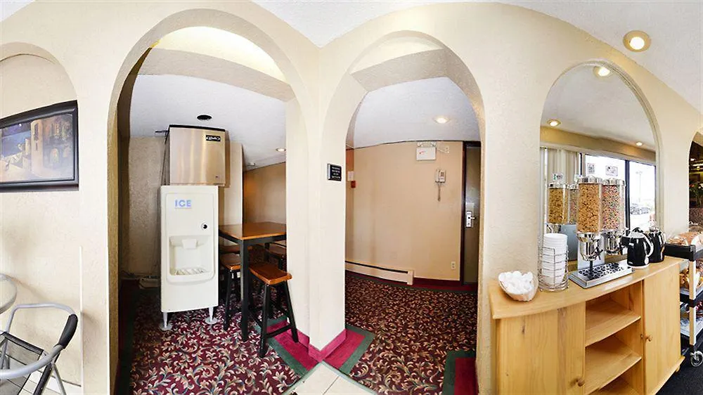 Econo Lodge Motel Village Calgary