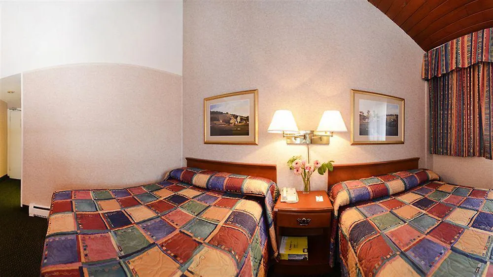 Econo Lodge Motel Village Calgary 0*,
